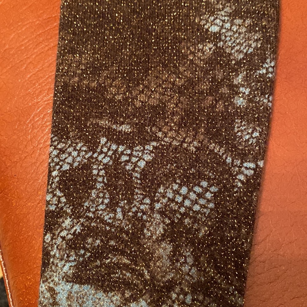 CACHE LIKE NEW SPARKLING SWEATER - Picture 9 of 9